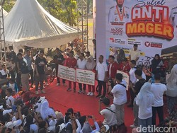 Pemprov Sulsel Serahkan Bonus Atlet Peraih Medali PON Rp 6,75 Miliar