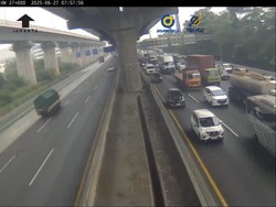 Long Weekend, Tol Cikampek dan Tol Jagorawi Padat di Sejumlah Titik