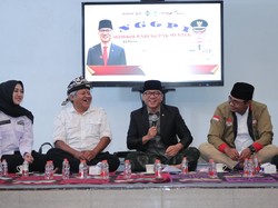 Bermalam di Desa Kucur, Mendes Berdialog dengan Kepala Desa & Masyarakat