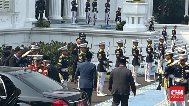 Presiden Prabowo Subianto langsung menggelar pertemuan terbatas dengan Perdana Menteri (PM) Malaysia, Anwar Ibrahim di Istana Kepresidenan, Jakarta.