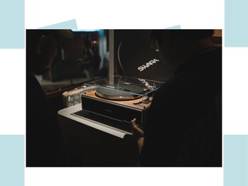 SVVARA V100: Turntable Lokal, Suara Kelas Internasional Berestetika Retro Klasik