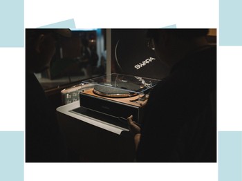 SVVARA V100: Turntable Lokal, Suara Kelas Internasional Berestetika Retro Klasik