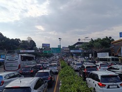 Polisi Catat 10 Ribu Kendaraan Mengarah ke Puncak Bogor Pagi Ini