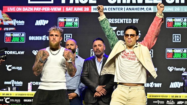 Duel tinju Jake Paul vs Julio Cesar Chavez Jr akan digelar di Honda Center, Anaheim, pada Minggu (29/6).