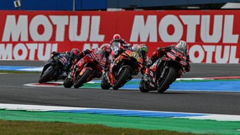 FOTO: Parade Jatuh di Hari Pertama MotoGP Belanda