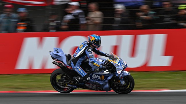 Alex Marquez duduk di posisi kedua sprint race MotoGP Belanda dan hal itu dipertanyakan banyak orang mengingat ia dinilai punya kemampuan menyalip Marc Marquez.