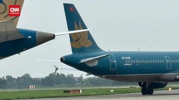 VIDEO: Detik-detik 2 Pesawat Vietnam Airlines Tabrakan