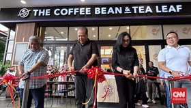 Chairul Tanjung Resmikan The Coffee Bean di Trans Icon Mall Surabaya