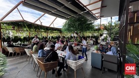 The Coffee Bean Trans Icon Mall Surabaya Usung Konsep Tropical Garden