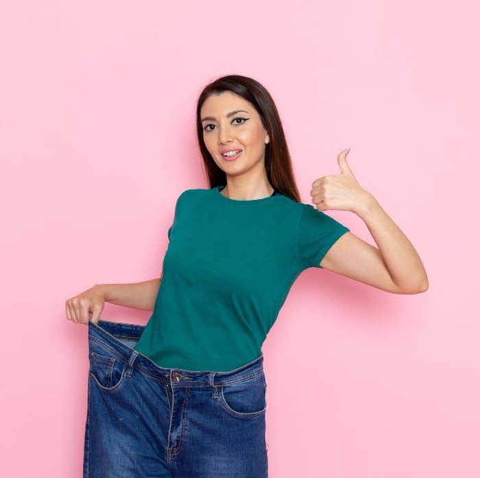 Ilustrasi berat badan turun/Foto: Freepik.com/KamranAydinov