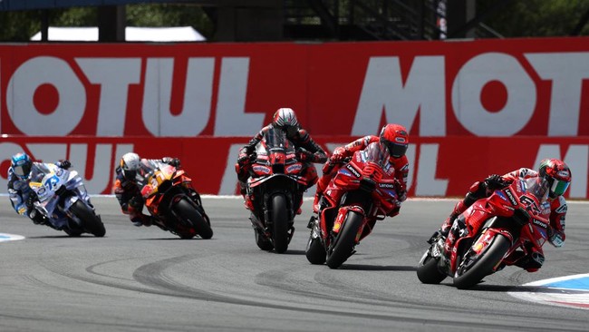 Gresini Racing mengungkap penyebab kecelakaan Alex Marquez pada MotoGP Belanda 2025.