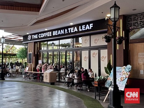 Pengunjung Antusias Nikmati Konsep Baru The Coffee Bean Surabaya