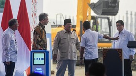 Prabowo ke Menteri: Yang Tak Bisa Cepat Kita Tinggal di Pinggir Jalan
