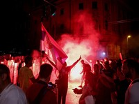 Demo Tuntut Presiden Mundur Menggila, Pecah 'Perang' Mahasiswa-Polisi Demo Tuntut Presiden Mundur Menggila, Pecah 'Perang' Mahasiswa-Polisi