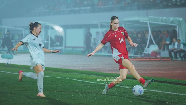 3 Kelebihan Isa Warps di Timnas Putri Indonesia Penyerang Timnas Putri Indonesia Isa Warps mendapatkan pujian dari pelatih Tim Garuda Pertiwi Satoru Mochizuki usai mencetak gol kemenangan lawan Kirgistan.