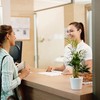 3 Cara Paling Ampuh Minta Telat Check-Out di Hotel Tanpa Ribet, Catat!