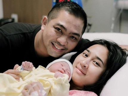 Potret Ade Govinda & Indiarisa Sambut Kelahiran Anak Pertama, Banjir Ucapan dari para Musisi