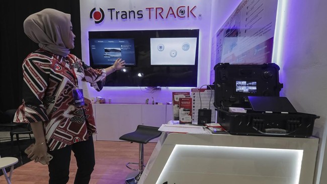 Transtrack memperkenalkan teknologi e-seal untuk memastikan distribusi produk halal aman dan transparan, Inovasi ini mengurangi risiko kontaminasi dan kerugian.