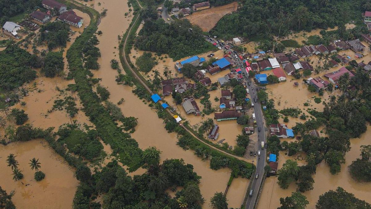 Banjir di Mamuju Rendam 400 KK hingga Jalur Trans Sulawesi