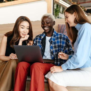 5 Kalimat yang Diucap Orang Introvert yang Bikin Mereka Sukses, Kamu Termasuk?