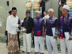 Jemaah Haji Kloter 59 Asal Lamongan Tiba di Asrama Haji Surabaya