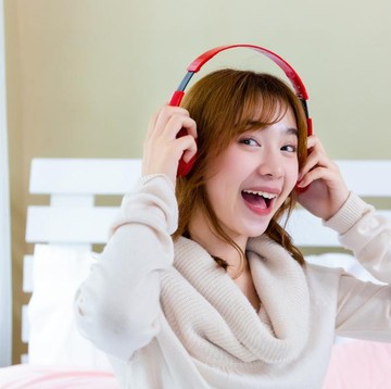 Suka Mendengarkan Lagu yang Sama Berulang Kali? Ternyata Bisa Tunjukkan Kepribadian, Lho!