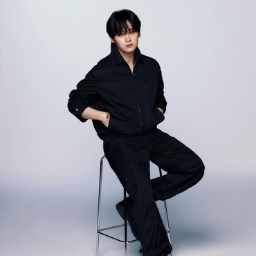 Lee Know Stray Kids Alami Cedera Kaki Usai Tampil di MAMA Awards 2025