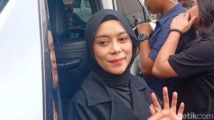 Lesti Kejora Lesti Kejora di Jalan Kapten P Tendean, Jakarta Selatan.