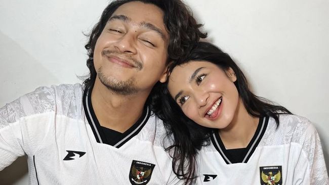 Deva Mahenra dan Mikha Tambayong Hadapi Perbedaan, Ini 7 Potret Harmonisnya Selama Menikah