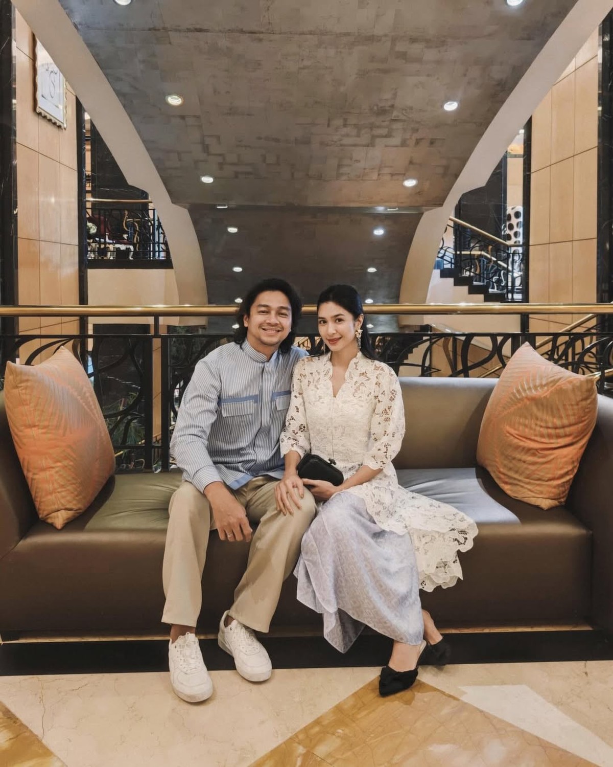 Mikha Tambayong dan Deva Mahenra