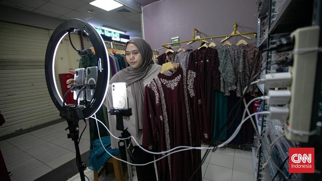 Penunjukkan marketplace seperti Shopee hingga Lazada sebagai pemungut pajak para pedagang online bakal ditetapkan lewat Keputusan Dirjen Pajak.