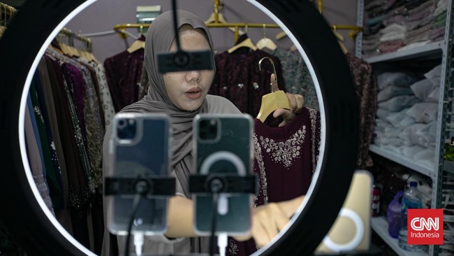 Menkeu Sri Mulyani resmi menunjuk marketplace sebagai pemungut pajak pedagang online. Kapan berlakunya?
