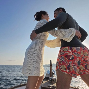 Honeymoon Naik Yacht, Ini 7 Momen Pevita Pearce Makin Bucin dengan Suami Tajir Melintir