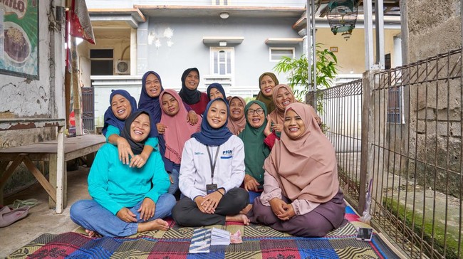 Dalam peringatan Hari Keluarga Nasional 2025, PNM mendorong peran strategis perempuan prasejahtera sebagai fondasi ketahanan keluarga melalui program Mekaar.
