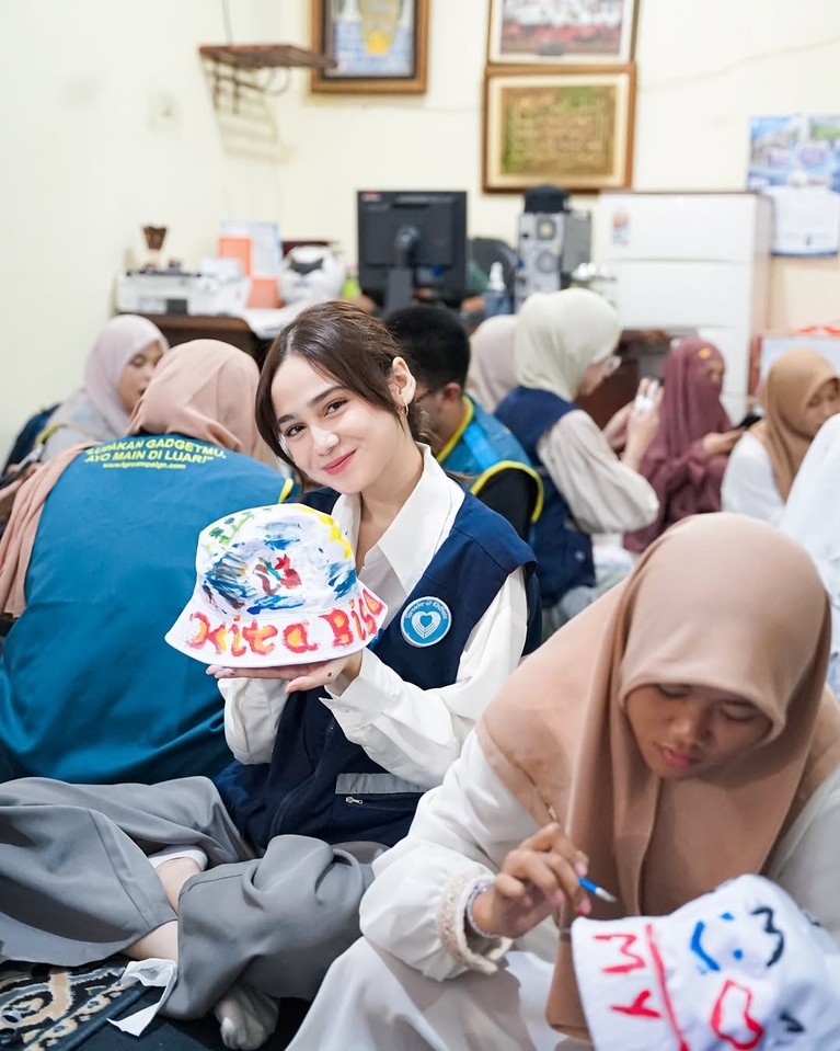 Syifa Hadju