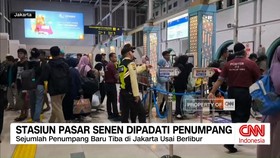 VIDEO:  Usai Libur, Stasiun Pasar Senen Dipadati Penumpang
