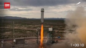 VIDEO: Roket Blue Origin Angkut 6 Orang ke Garis Karman 
