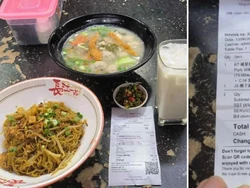 Tersentuh Dibayari Makan, Turis Ini Traktir Warga Lokal Makan Gratis
