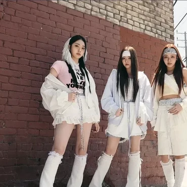 Lirik Lagu Giddy Boy - VVUP