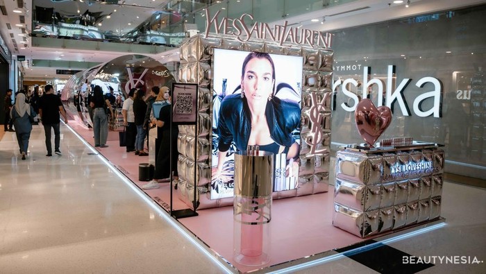 YSL Beauty Ajak B-Nation Rayakan Tren Plumpy Healthy Lips di YSL Podium Loveshine Gloss 2025