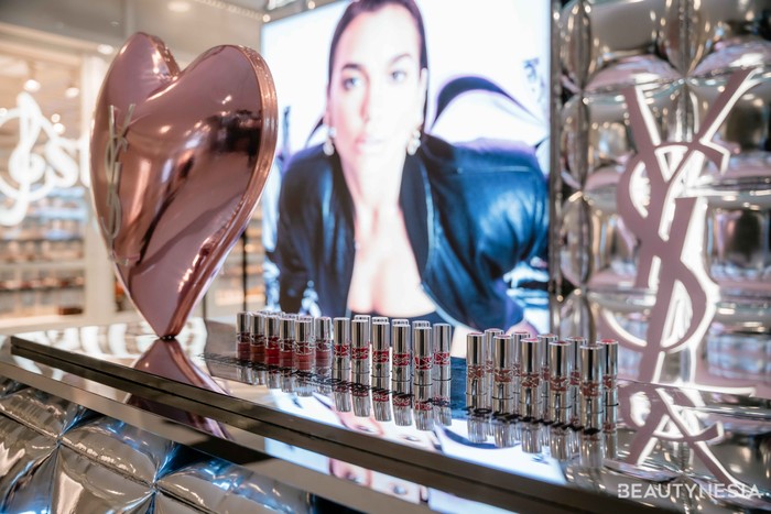 YSL Beauty Ajak B-Nation Rayakan Tren Plumpy Healthy Lips di YSL Podium Loveshine Gloss 2025