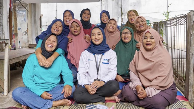 PT PNM menerbitkan Orange Bonds pertama di Indonesia, senilai Rp6 triliun, untuk pemberdayaan perempuan prasejahtera dan mendukung SDGs.