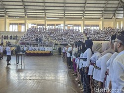 Tukang Sapu di Klungkung Semringah Seusai Dilantik Jadi PPPK