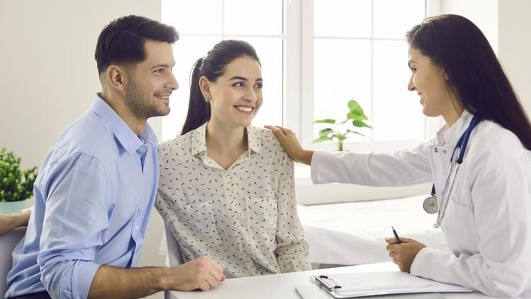 Usia Ayah Ternyata Tentukan Keberhasilan Program IVF, Umur Berapa yang Pas? Catat nih Bunda! Usia Ayah dapat menentukan keberhasilan dari program IVF (in vitro fertilization) lho. Ingin lebih jelas lagi? Simak penjelasan berikut yuk.