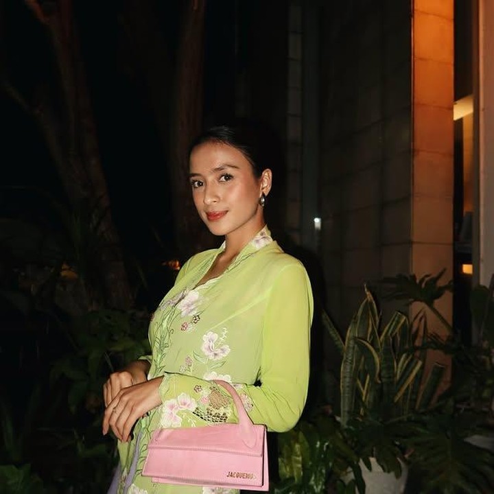 <p>Kaneishia Yusuf memang tak asing dengan dunia hiburan sejak kecil. Dalam potret ini, Kaneishia Yusuf tampil memikat dengan senyum hangat yang menawan. (Foto: dok. instagram@kaneishiayusuf05)</p>