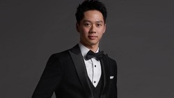 img-title Garang di Lapangan, 7 Gaya Beda Kevin Sanjaya Jadi Direktur di Perusahaan Mertua