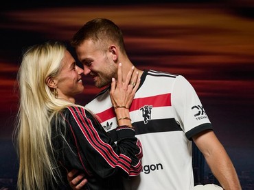 img-title Gegara Konten Istri di IG, Pemain MU Matthjis De Ligt Cerai Usai Setahun Nikah