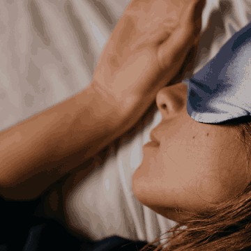 4 Manfaat Tersembunyi Pakai Penutup Mata saat Tidur