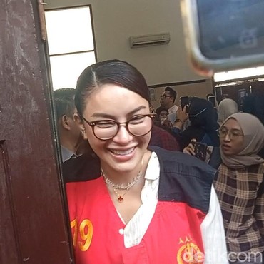 Tak Bisa Maafkan Vadel Badjideh, Nikita Mirzani: Masa Depan Anak Hancur