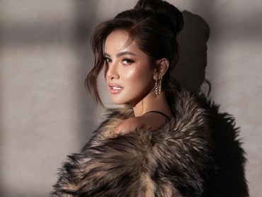 Olla Ramlan Ngaku Pacari Berondong, Ini 7 Pesona Cantiknya Makin Tua Makin Hot